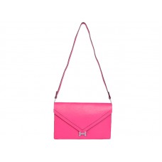 Clutch tipo sobre Hermes Pilot en rosa intenso con herrajes plateados