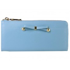 Cartera Prada Saffiano con cremallera y detalle de lazo azul claro