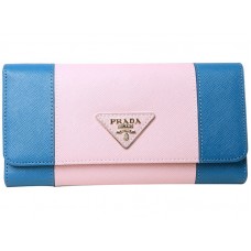 Cartera Prada de piel saffiano de tres pliegues en azul y rosa