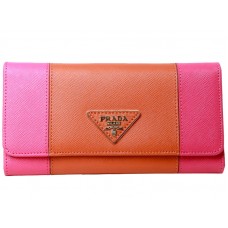 Cartera Prada de piel saffiano triple en rosa intenso con naranja