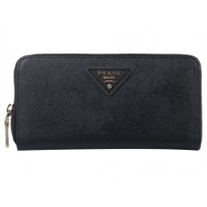 Cartera Prada Saffiano Zippy con logotipo triangular en negro