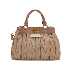 Bolso satchel Miu Miu Matelasse con doble asa Beige
