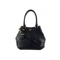 Bolso de hombro Prada de piel de becerro suave negra
