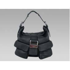 Bolso hobo con solapa Clarabelle de Givenchy, negro