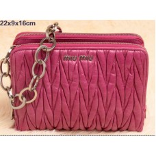 Bolso de hombro mini Miu Miu Glazed Matelasse de piel color ciruela