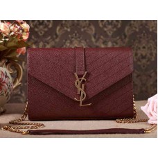 Bolso satchel pequeño con monograma de YSL en piel matelassé texturizada granulada color magenta oscuro