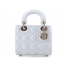 Bolso Dior Lady Dior Nano de piel con herrajes dorados y blanco