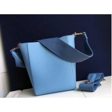 Bolso pequeño tipo cubo Celine Sangle en suave piel de becerro granulada azul