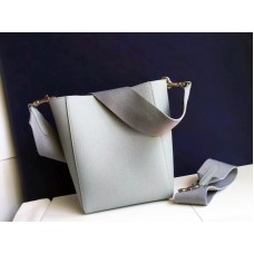 Bolso pequeño Celine Sangle tipo cubo en suave piel de becerro granulada azul claro