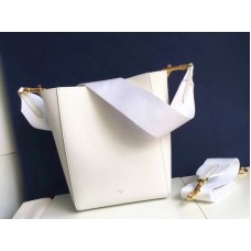 Bolso pequeño tipo cubo Celine Sangle de piel de becerro granulada suave, color blanco