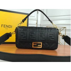 Fendi Baguette de piel de cordero negra