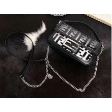 Bolso baguette pequeño Fendi en poliuretano negro