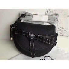 Bolso Loewe Gate Mini en piel de becerro granulada suave negra