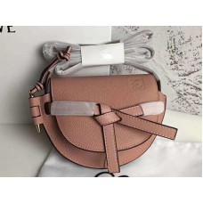 Bolso mini Loewe Gate de piel de becerro granulada suave rosa