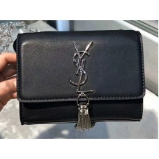Cartera con cadena Kate de Saint Laurent en piel de becerro negra