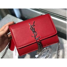 Cartera con cadena Kate de Saint Laurent en piel de becerro roja