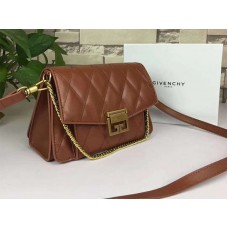 Bolso con solapa Givenchy gv3 de piel de becerro acolchada en color camello