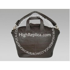 Bolso hobo con solapa Clarabelle de Givenchy, color chocolate