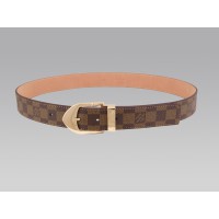 Cinturón Louis Vuitton Damier con hebilla dorada