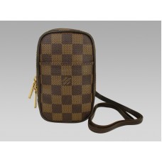 Estuche Louis Vuitton Damier Okapi GM