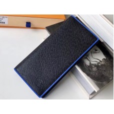 Cartera Louis Vuitton Taiga de piel Brazza m30558