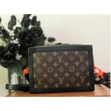 Baúl suave Matchpoint de lona con monograma de Louis Vuitton m44427