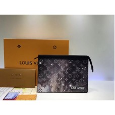 Pochette de lona con monograma Galaxy de Louis Vuitton Voyage Mm m44448